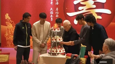 桑德斯倡议：全面暂停先进AI研发，超级智能永久禁止背后的原因